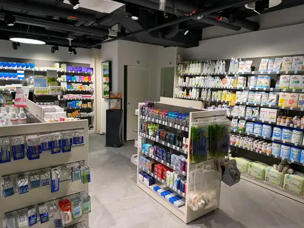 Vue intérieure de la pharmacie de Marterey à Lausanne
